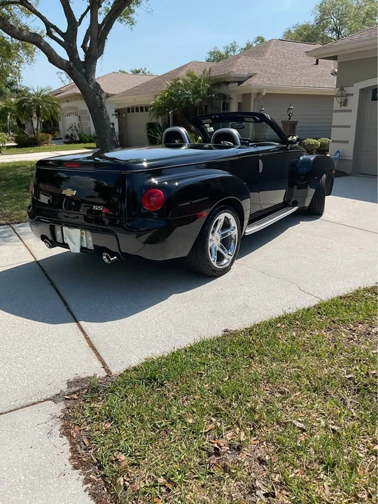 2005 Chevrolet SSR - Image 3 of 7