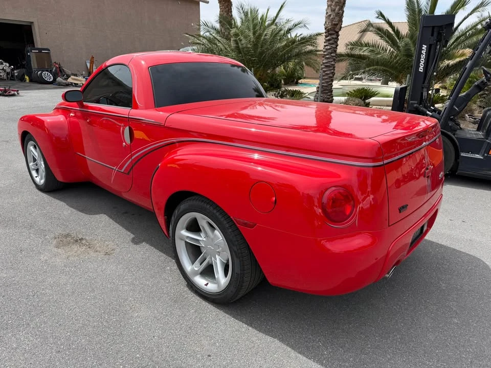 2005 Chevrolet SSR - Image 4 of 9