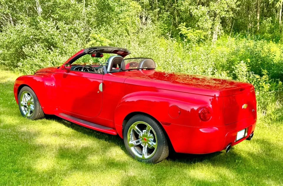 2005 Chevrolet SSR - Image 6 of 10