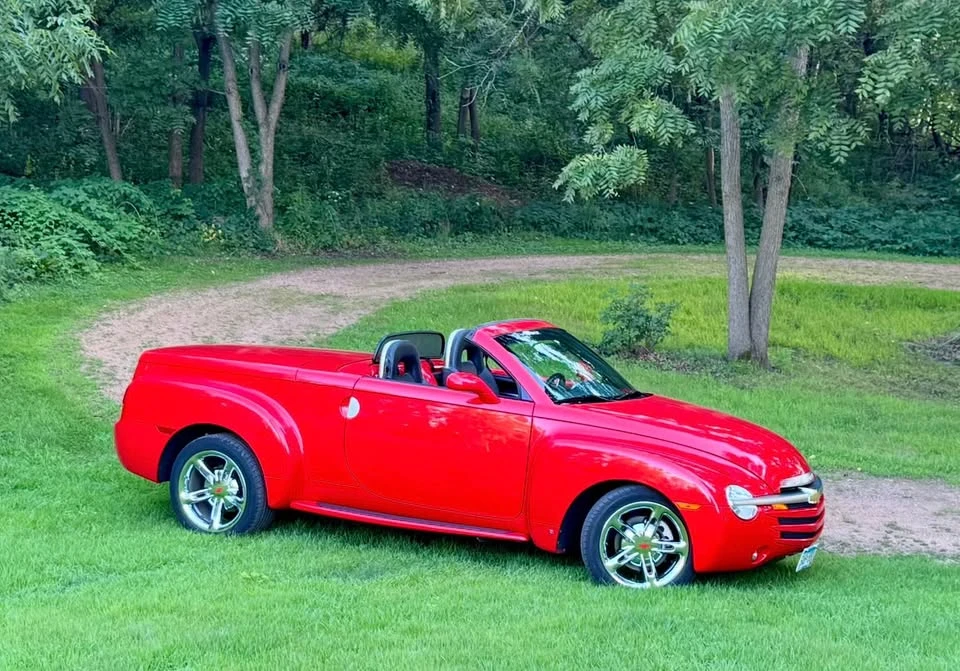 2005 Chevrolet SSR - Image 4 of 10