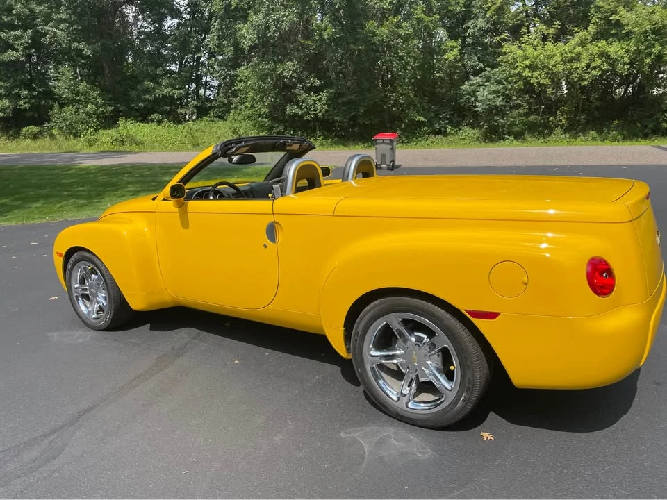 2005 Chevrolet SSR - Image 6 of 8