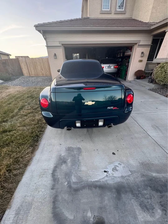 2005 Chevrolet SSR - Image 4 of 4
