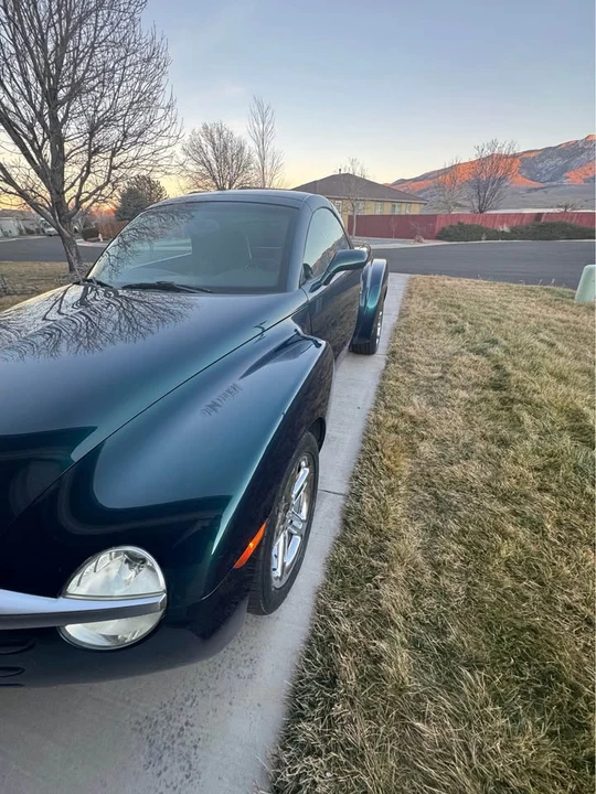 2005 Chevrolet SSR - Image 2 of 4