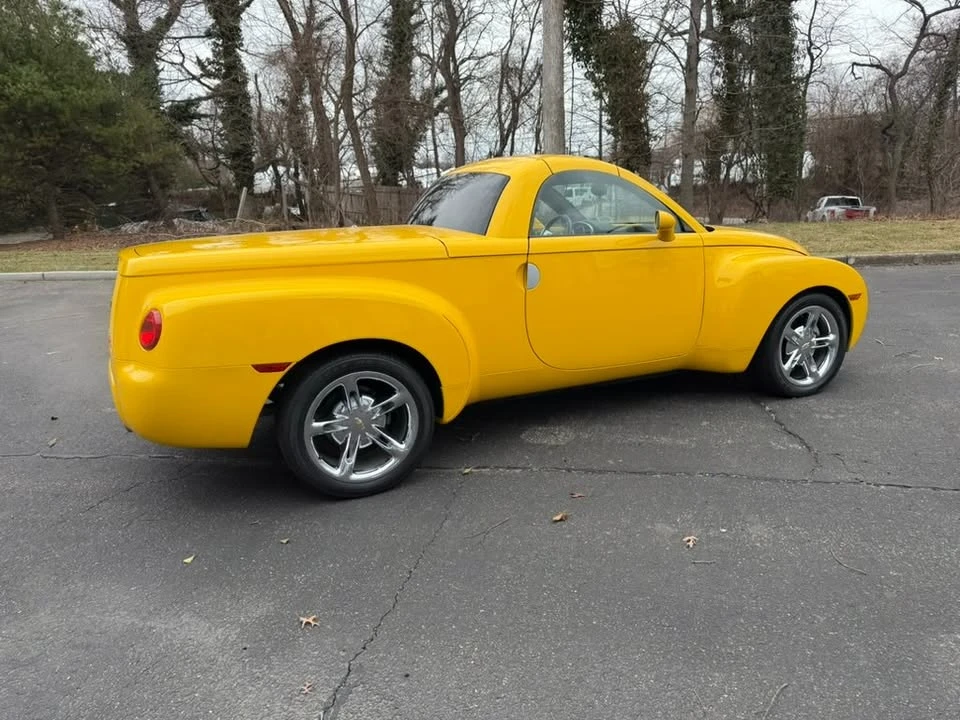 2005 Chevrolet SSR - Image 9 of 17