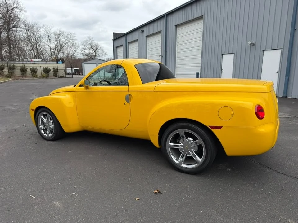 2005 Chevrolet SSR - Image 13 of 17