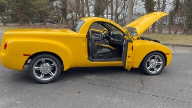2005 Chevrolet SSR - Image 17 of 17