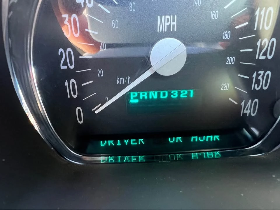 2005 Chevrolet SSR - Image 11 of 12