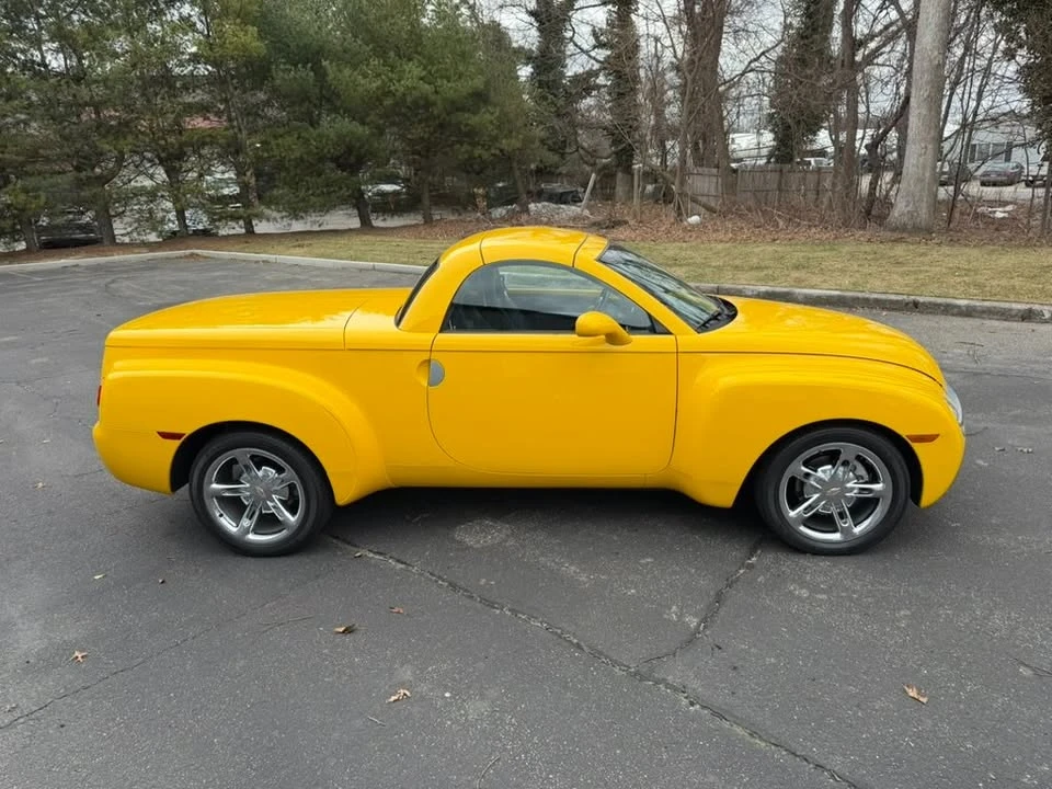 2005 Chevrolet SSR - Image 11 of 17