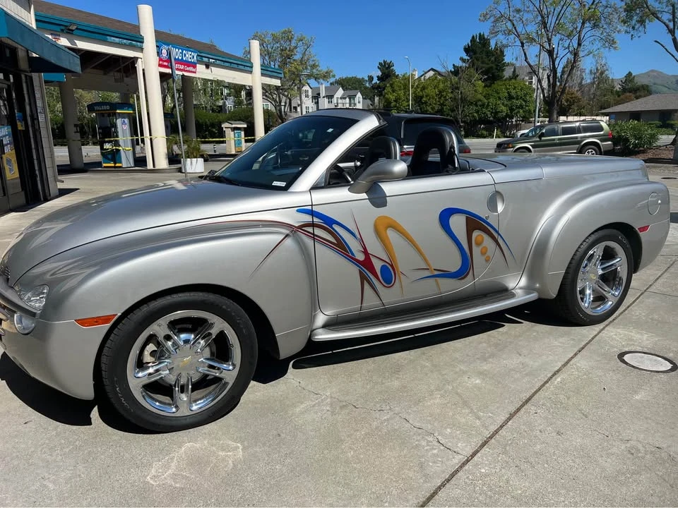 2005 Chevrolet SSR - Image 10 of 12