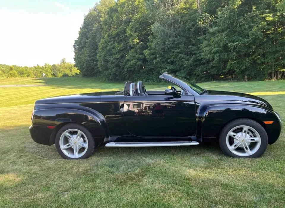 2005 Chevrolet SSR - Image 3 of 5
