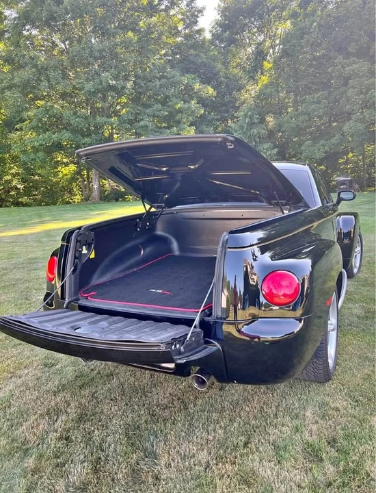 2005 Chevrolet SSR - Image 4 of 5