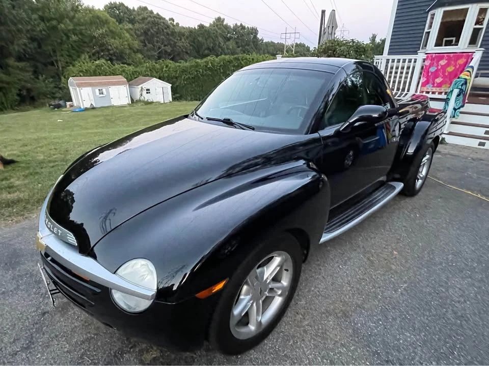 2005 Chevrolet SSR - Image 2 of 5
