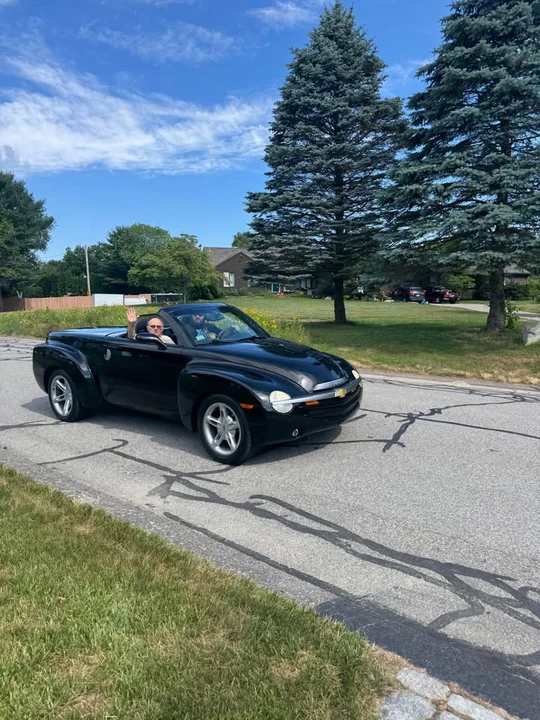 2005 Chevrolet SSR - Image 5 of 5