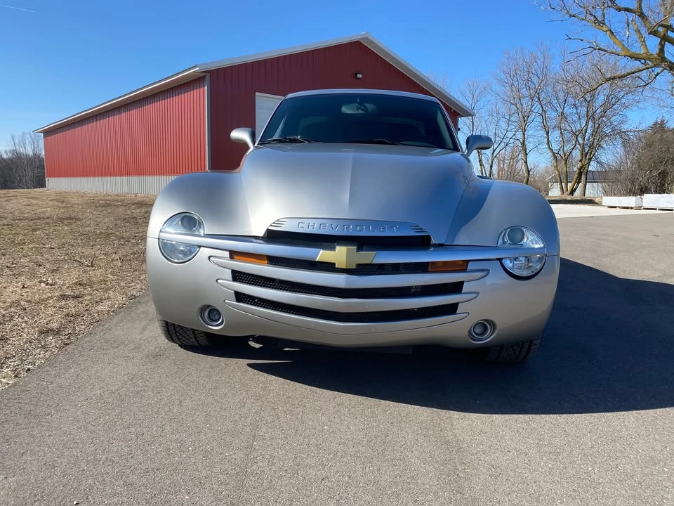 2005 Chevrolet SSR - Image 2 of 17