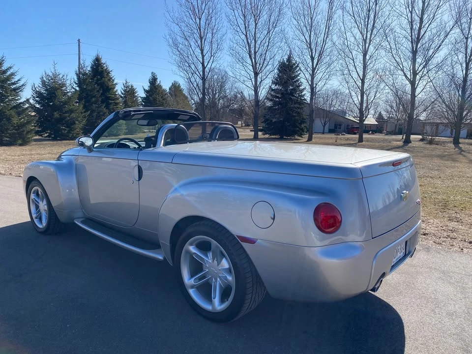 2005 Chevrolet SSR - Image 7 of 17