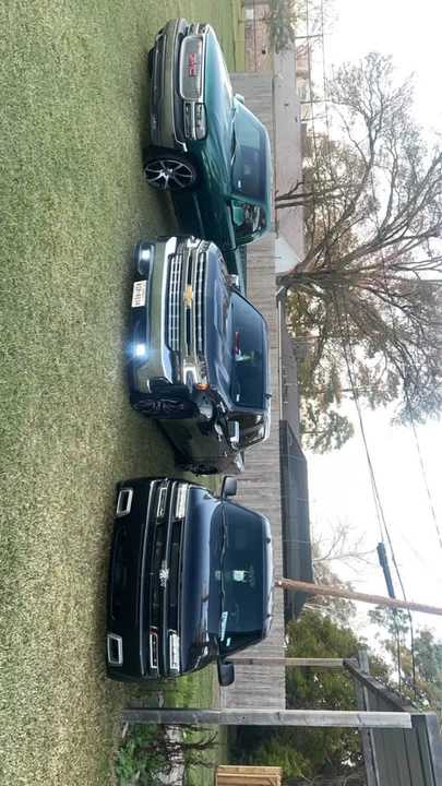 2005 Chevrolet Suburban 9th Gen - Image 2 of 6