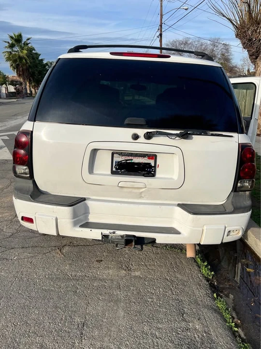 2005 Chevrolet Trailblazer - Image 2 of 4