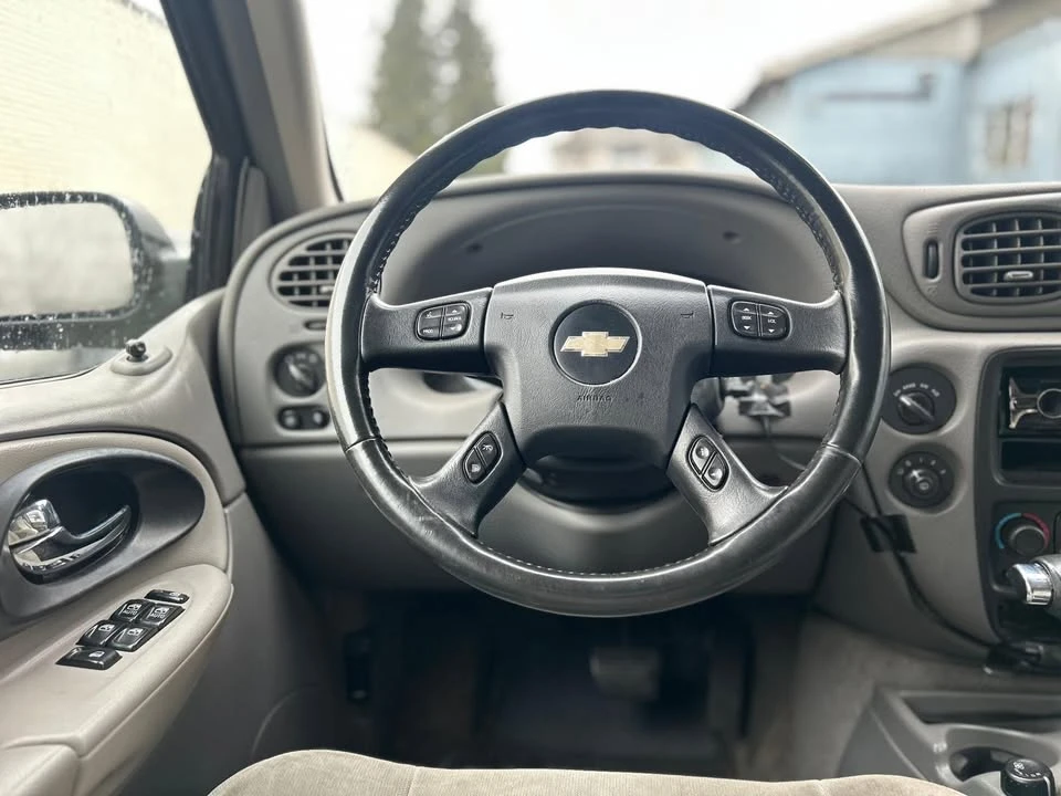 2005 Chevrolet Trailblazer - Image 17 of 19