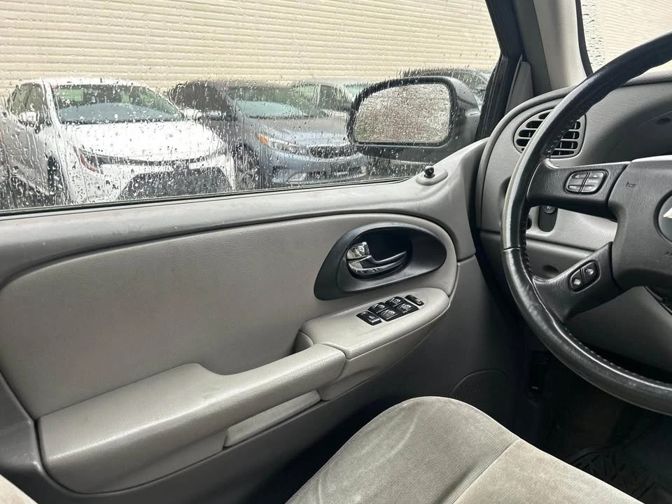 2005 Chevrolet Trailblazer - Image 14 of 19