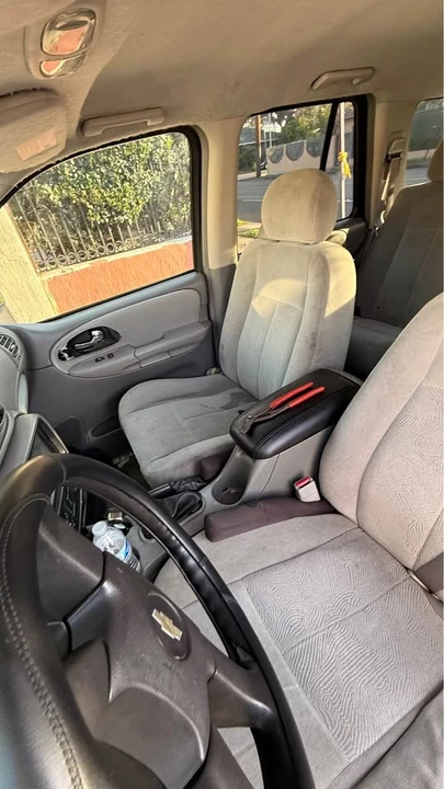 2005 Chevrolet Trailblazer - Image 10 of 11