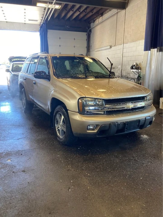 2005 Chevrolet Trailblazer - Image 2 of 2