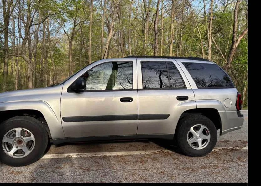 2005 Chevrolet Trailblazer - Image 2 of 7