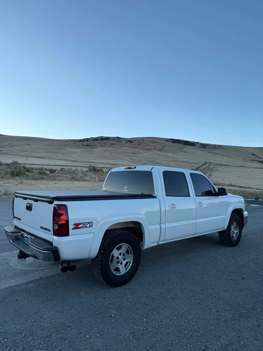 2005 Chevrolet Silverado 1st Gen - Image 2 of 2