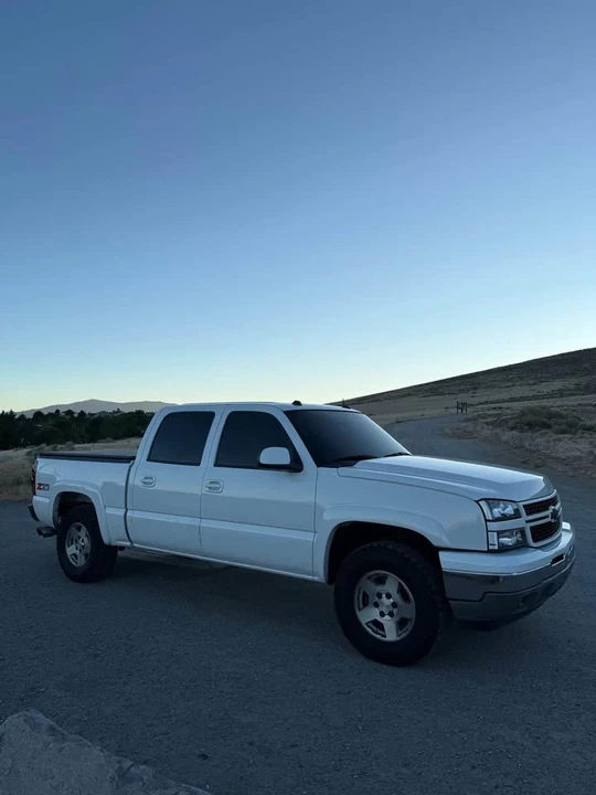2005 Chevrolet Silverado 1st Gen - Image 2 of 3