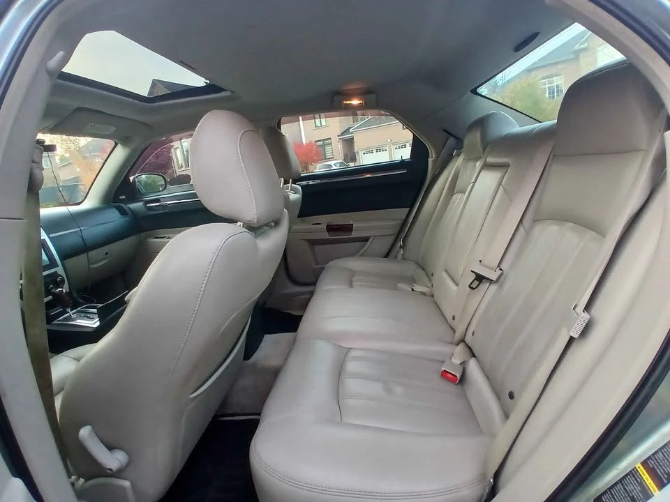 2005 Chrysler 300 (2005-2023) - Image 16 of 20
