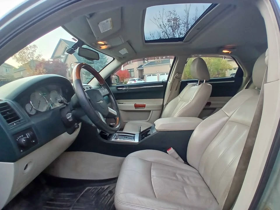 2005 Chrysler 300 (2005-2023) - Image 17 of 20