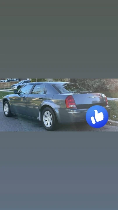 2005 Chrysler 300 (2005-2023) - Image 4 of 8