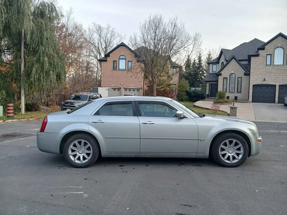 2005 Chrysler 300 (2005-2023) - Image 8 of 20