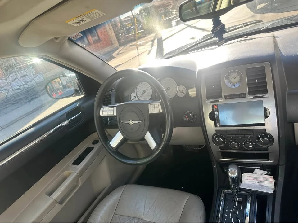 2005 Chrysler 300 (2005-2023) - Image 7 of 8