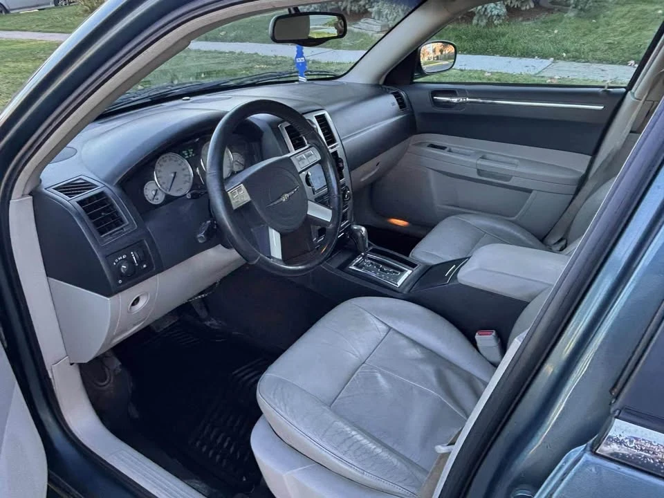 2005 Chrysler 300 (2005-2023) - Image 6 of 8