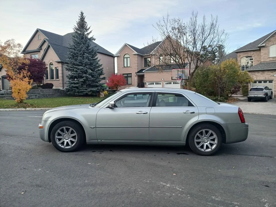 2005 Chrysler 300 (2005-2023) - Image 4 of 20