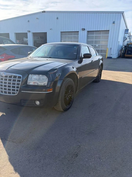 2005 Chrysler 300 (2005-2023) - Image 4 of 12
