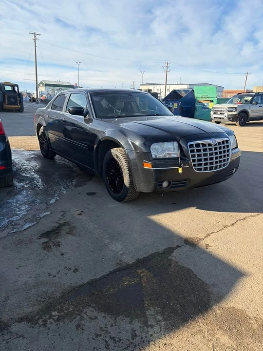 2005 Chrysler 300 (2005-2023) - Image 2 of 12