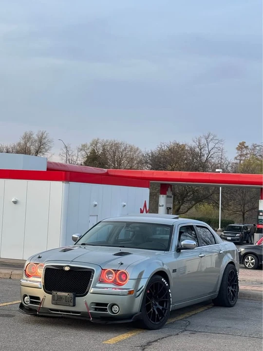 2005 Chrysler 300 (2005-2023) - Image 6 of 18