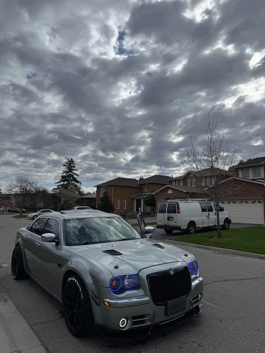 2005 Chrysler 300 (2005-2023) - Image 2 of 18