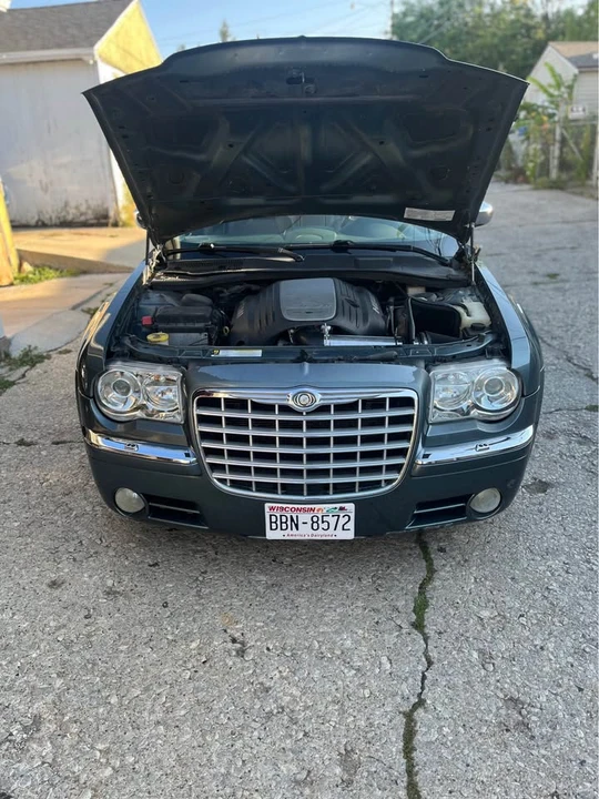 2005 Chrysler 300 (2005-2023) - Image 3 of 4