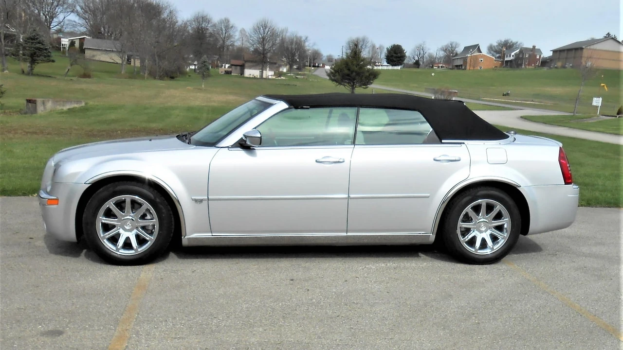 2005 Chrysler 300 (2005-2023) - Image 2 of 20
