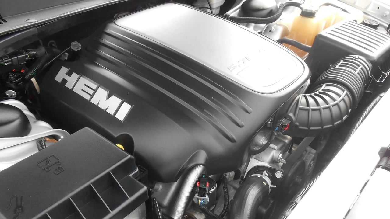 2005 Chrysler 300 (2005-2023) - Image 6 of 20