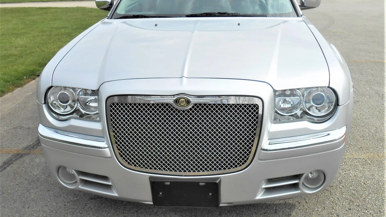 2005 Chrysler 300 (2005-2023) - Image 14 of 20