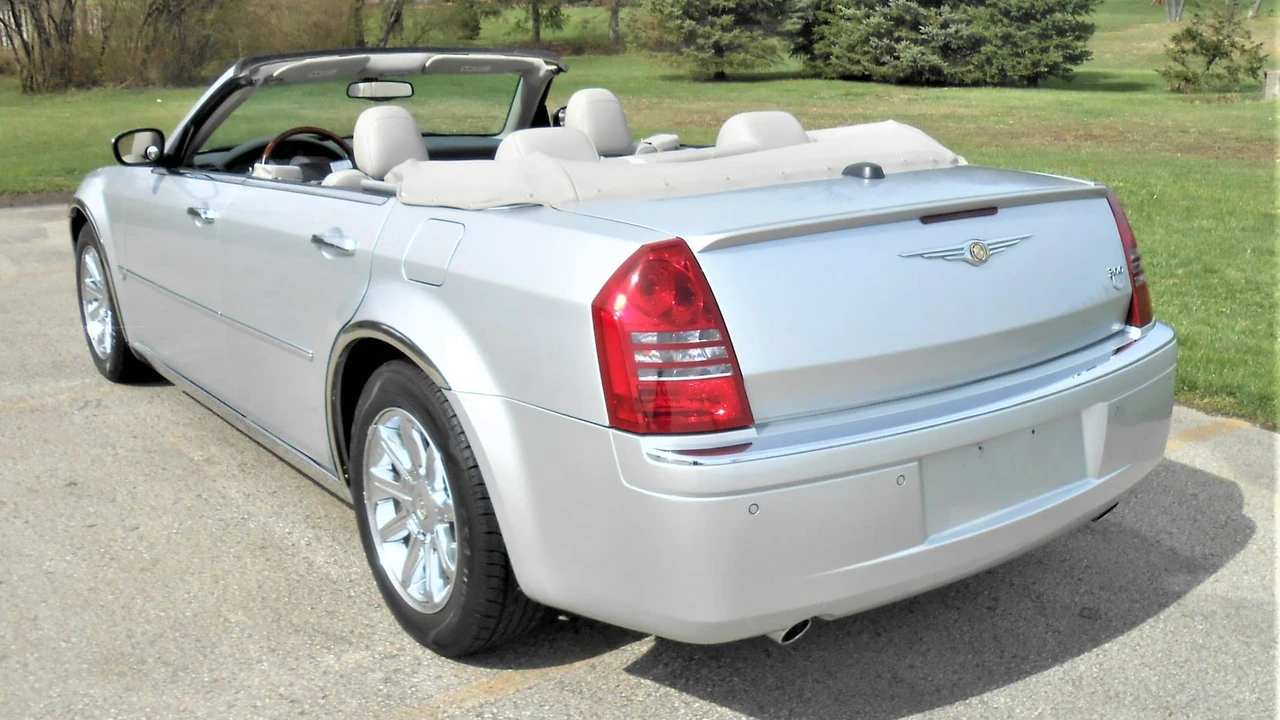 2005 Chrysler 300 (2005-2023) - Image 17 of 20
