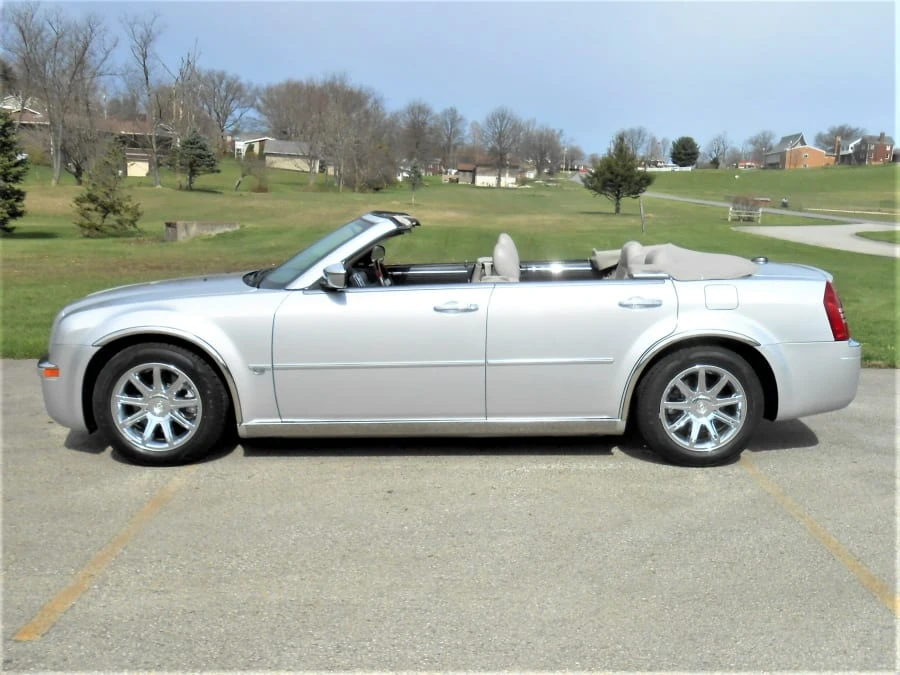 2005 Chrysler 300 (2005-2023) - Image 2 of 19