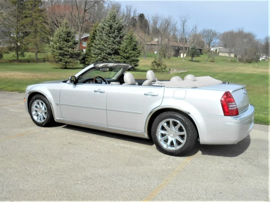 2005 Chrysler 300 (2005-2023) - Image 3 of 19