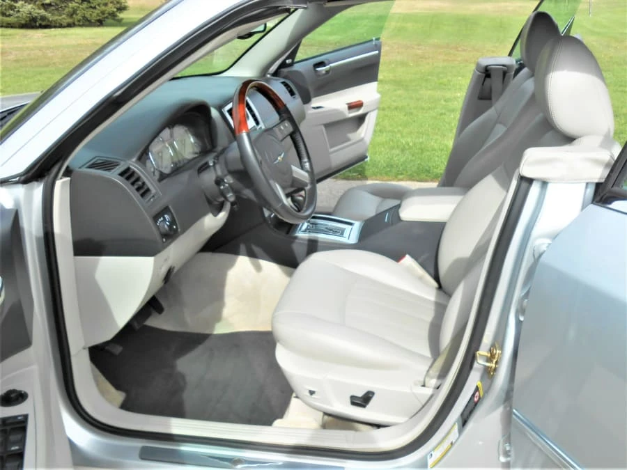 2005 Chrysler 300 (2005-2023) - Image 4 of 19