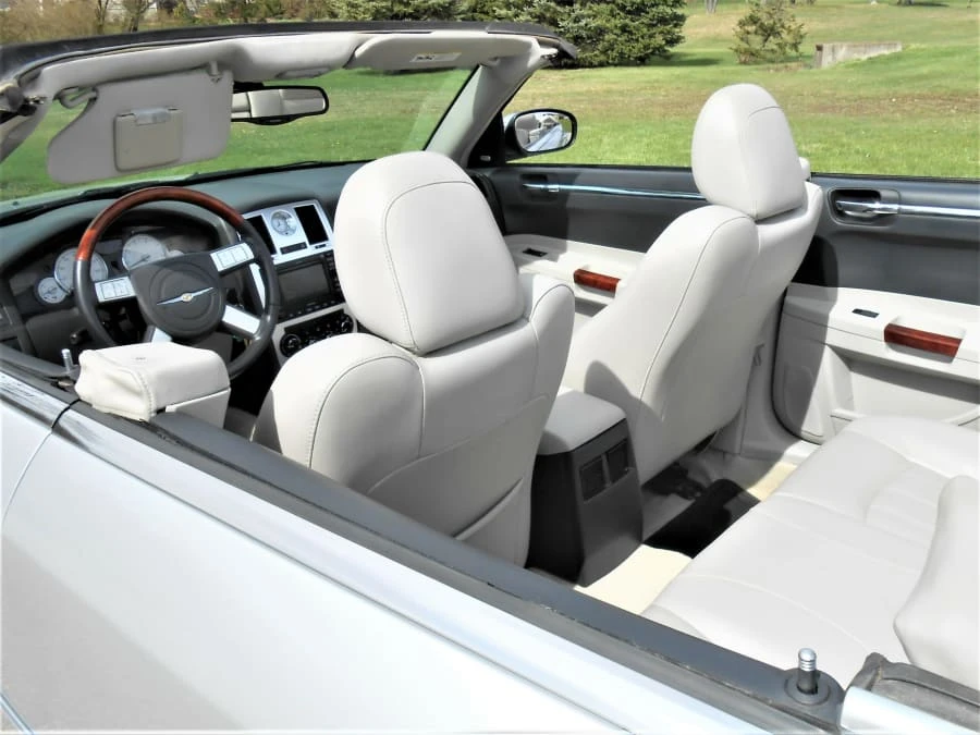 2005 Chrysler 300 (2005-2023) - Image 7 of 19