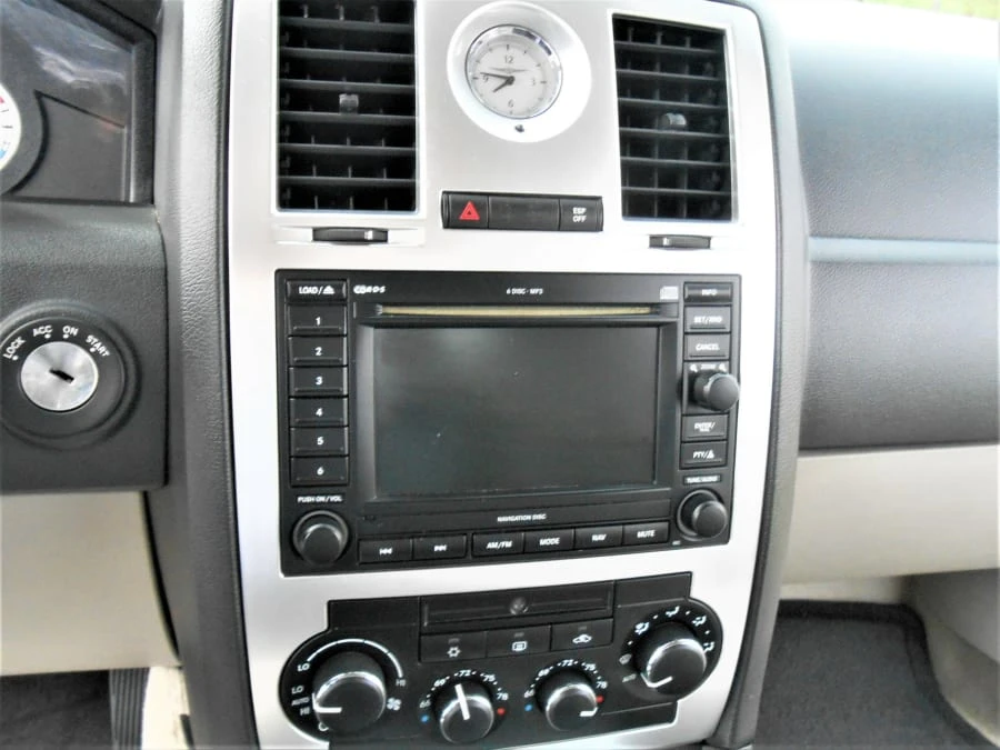 2005 Chrysler 300 (2005-2023) - Image 16 of 19