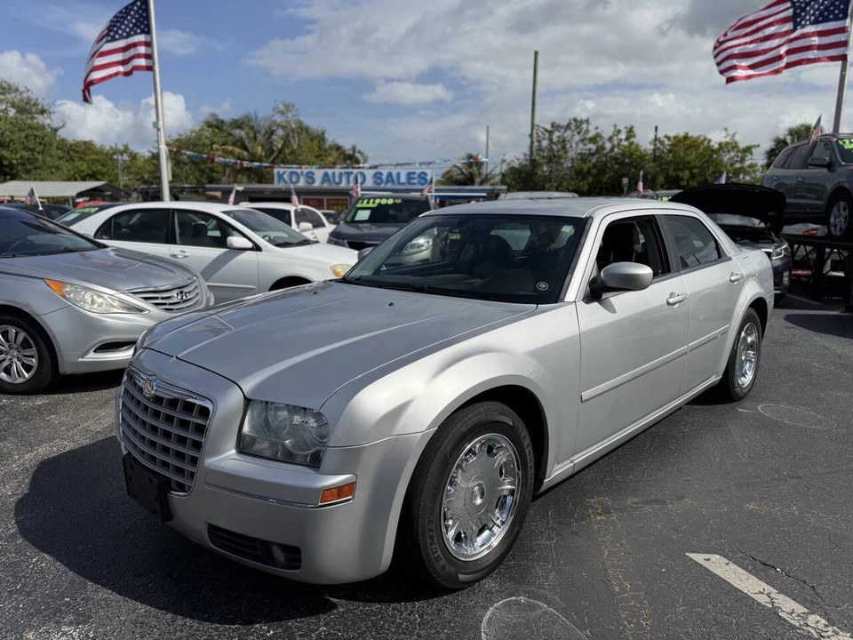 2005 Chrysler 300 (2005-2023) - Image 4 of 9